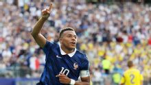'Ele não tem medo': por que papel de Mbappé na França vai muito além das quatro linhas