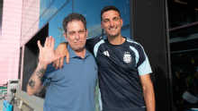 Andrés Calamaro visitó a la Selección Argentina antes del duelo con Cabo Verde por los 16avos del Mundial