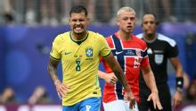 Bruno Guimarães faz Brasil perder 1º pênalti em tempo normal de Copa do Mundo desde Zico