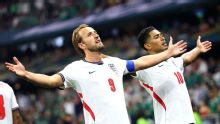 World Cup live updates: Kane extends the lead for 10-man England
