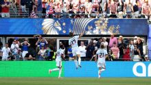 Bélgica domina os EUA, vence com falha bizarra do goleiro e encontra Espanha nas quartas de final da Copa