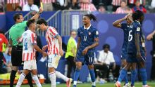 Bastidores: o que a França alegou à Fifa para tentar anular cartão de Olise contra o Paraguai