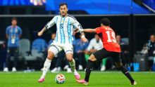 Paredes, cabeza y corazón de Argentina, sostuvo el sueño en el agónico triunfo contra Egipto