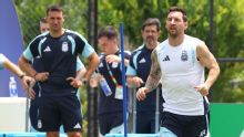 Scaloni defers to Messi on World Cup penalty duties