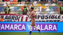 Universitario derrotó a Millonarios con doblete de Tunche Rivera