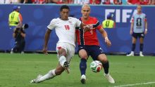 Con complicidad del arquero, Jude Bellingham anotó el segundo de Inglaterra ante Noruega