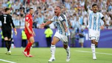Alexis Mac Allister ganó de arriba y abrió el marcador para Argentina ante Suiza