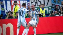 Messi passa em branco pela 1ª vez na Copa, mas Argentina conta com golaço na prorrogação, vence a Suíça e vai à semi contra a Inglaterra