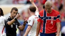 Haaland 'alfineta' arbitragem, volta a valorizar vitória sobre Brasil e se emociona: 'Colocamos a Noruega no mapa'