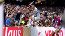 Argentinië in verlenging langs tiental Zwitserland, clash met Engeland wacht