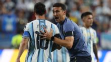 Scaloni se emociona ao falar de Messi e reage a possível adeus do astro da Argentina após final da Copa do Mundo