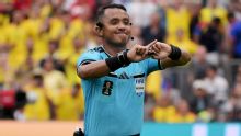 Árbitro de França x Espanha é formado em química, aplicou 'Lei Vini Jr' na Copa e apitou Flamengo x Chelsea no Mundial de 2025