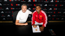 Manchester United anuncia contratação do volante Andrey Santos