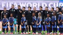 Argentina vs. Inglaterra: así fue el emocionante momento de los himnos