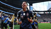 Argentina stun England with late rally to reach World Cup final