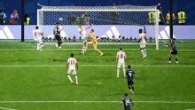 Argentina come from behind, score two in six minutes against England to reach World Cup final