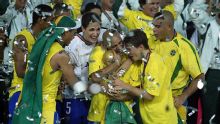 De grama de final a medalha vendida: o que campeões do mundo guardam (ou não) de títulos do Brasil