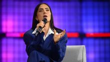 Por que Jade Picon entrou em campo antes de França x Inglaterra na Copa do Mundo