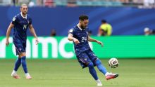 Por que França deu 'chutão' para a linha de fundo após apito inicial de jogo contra Inglaterra pelo 3° lugar da Copa?
