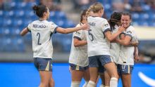 Gotham-Seattle play with extra hydration breaks, weather delay in NYC