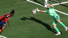 El sostén de Argentina ante España: Dibu Martínez volvió a destacarse en una final