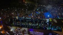 Sem Messi, jogadores da Argentina são recepcionados em Buenos Aires com tapete vermelho