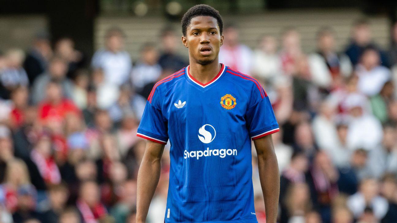 Chido Obi has joined Willem II on loan from Manchester United.