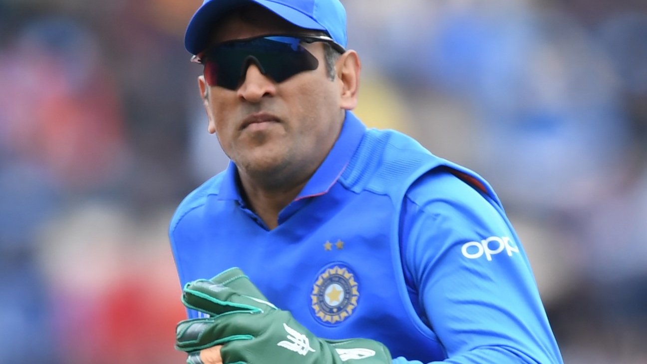 Dhoni To Spend Two Weeks Working For The Indian Army