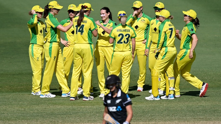 Recent Match Report Australia Women vs New Zealand Women 3rd ODI 2020