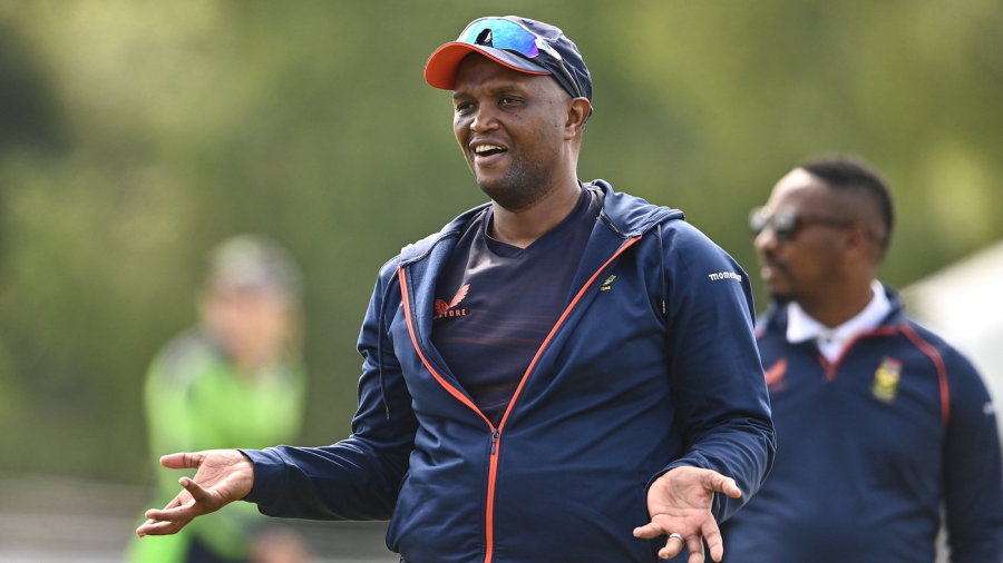 Hilton Moreeng s stint as head coach of South Africa women s team ends after 11 years