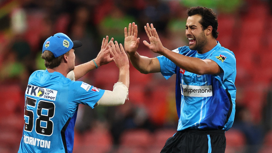 Wes Agar traded to Sydney Thunder as Adelaide Strikers improve draft position