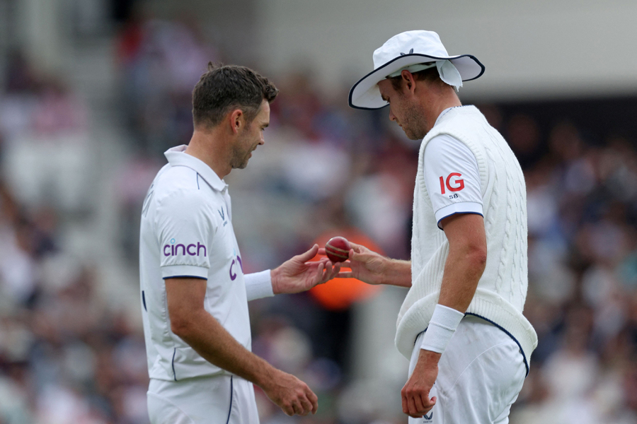 James Anderson and Stuart Broad inspect the ball — Article image accompanying Which are the best bowling pairs in Test cricket? on WagerUp Sports News. James Anderson and Stuart Broad inspect the ball — Article image accompanying Which are the best bowling pairs in Test cricket? on WagerUp Sports News.