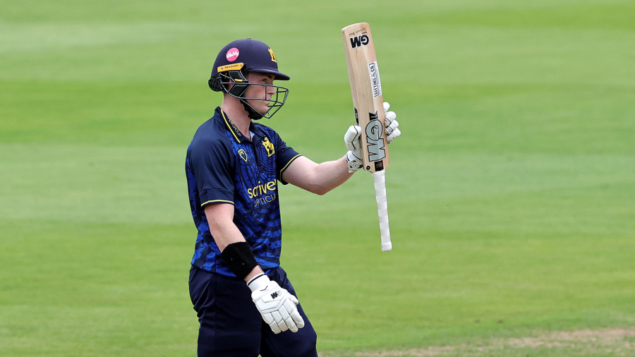 Rob Yates brought up a half-century — Article image accompanying Yates trumps Price as Warwickshire cruise to Rugby win on WagerUp Sports News. Rob Yates brought up a half-century — Article image accompanying Yates trumps Price as Warwickshire cruise to Rugby win on WagerUp Sports News.