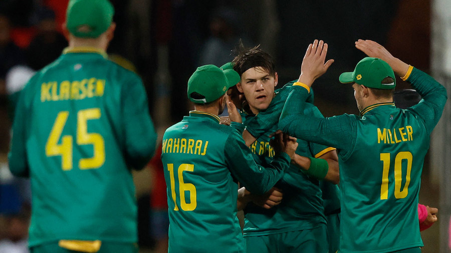 Gerald Coetzee joined in the wickets as Australia collapsed — Article image accompanying Party in South Africa as World Cup holders Australia come calling on WagerUp Sports News.