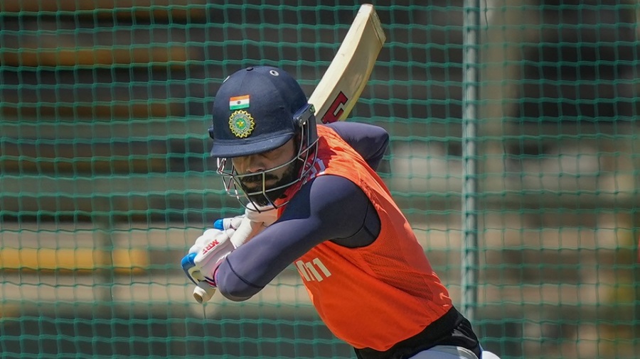 Kohli joins Indian team ahead of T20 World Cup warm-up vs Bangladesh