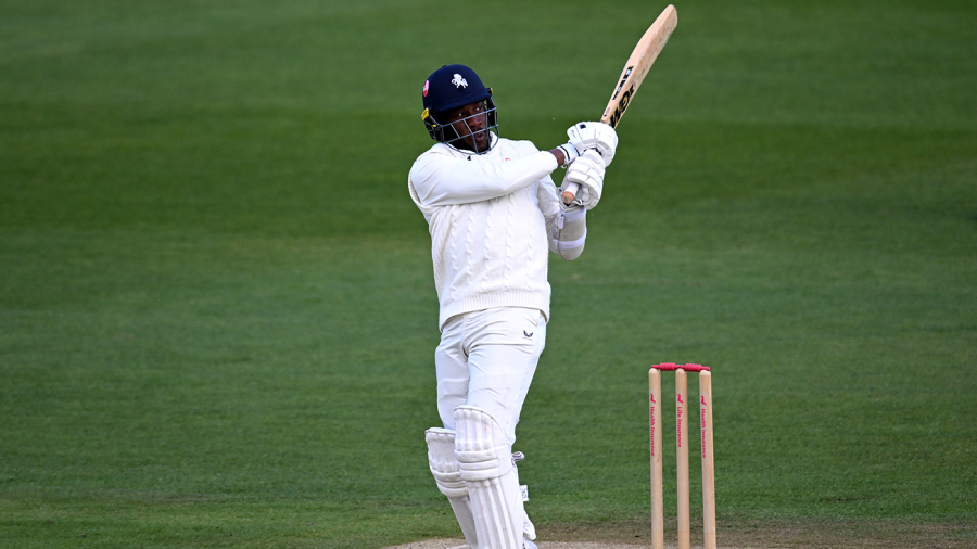 Bell-Drummond guides Kent to rare victory at Lancashire