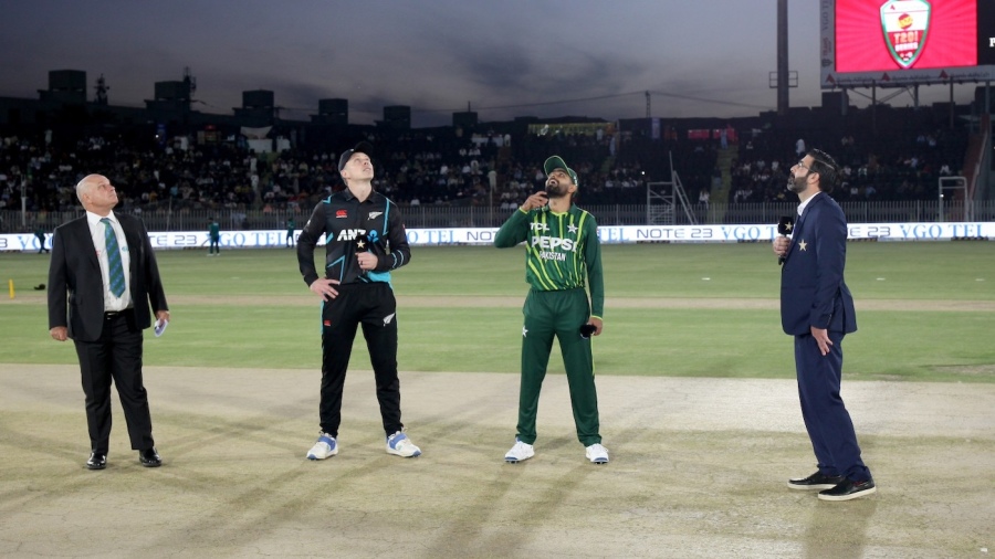 Unchanged Pakistan ask New Zealand to bat on clear Rawalpindi evening