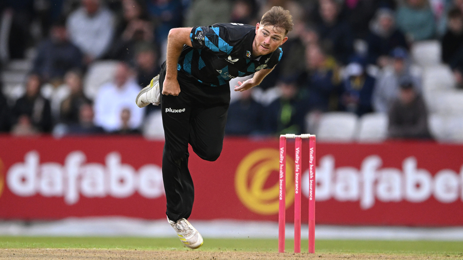 D Oliveira  Taylor lift Rapids to final-over win against Lancashire