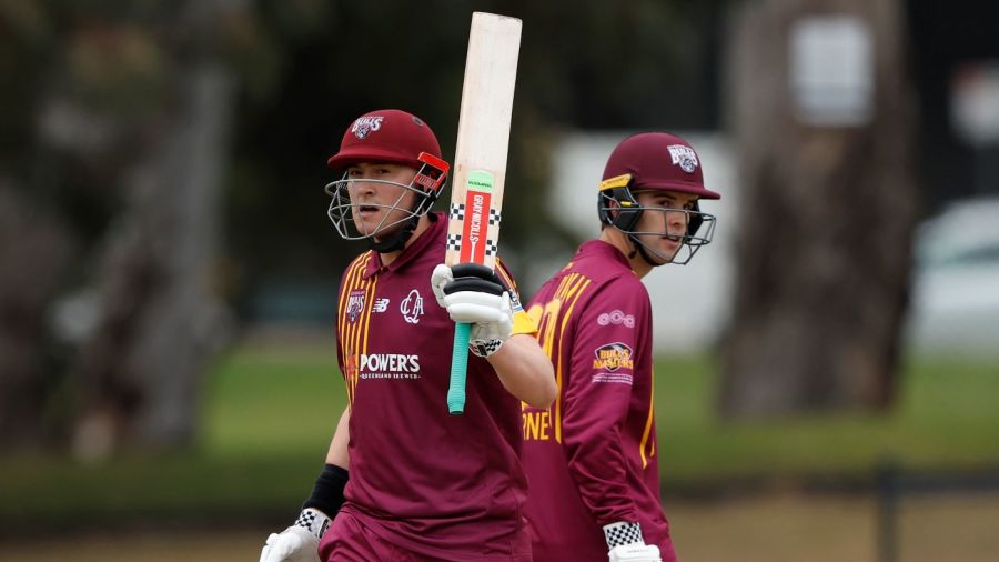 Renshaw fifty in vain as rain and bad light win to leave points shared