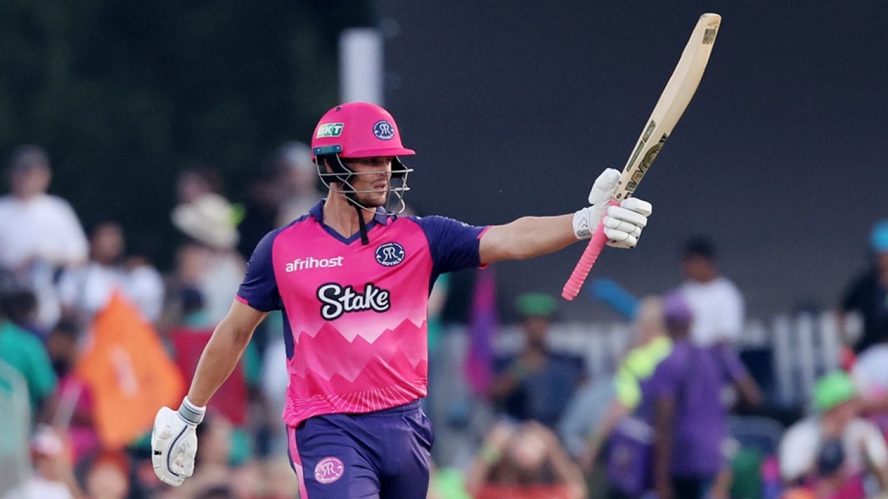 Kastheprincess leaks when she unlatched the door, a