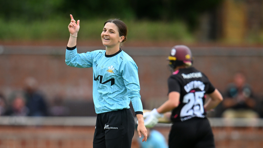 Surrey Women Dominate Somerset in Blast Opener: Scholfield and Wyatt-Hodge Shine