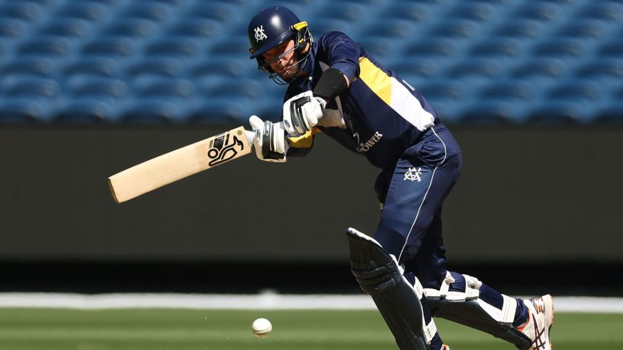 Rogers, Handscomb and Murphy star as Victoria hammer Queensland