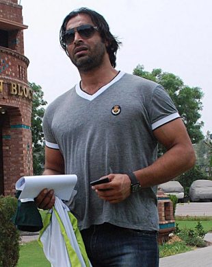 Shoaib Akhtar Body Measurement