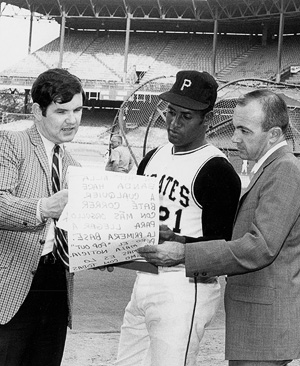 EXCLUSIVE: Mystery of Roberto Clemente's 3000th-hit bat solved 50