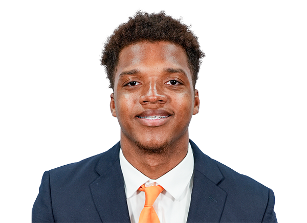 Headshot of Xavier Shell