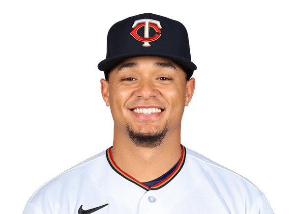 Brewers shortstop bolts from game for twins' birth