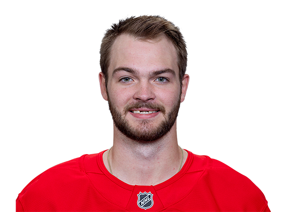 Headshot of Carter Mazur