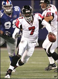 Alge Crumpler remains loyal to Michael Vick