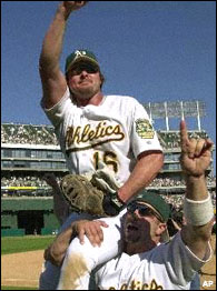 Third baseman Ken Caminiti of the San Diego Padres is visibly News Photo  - Getty Images