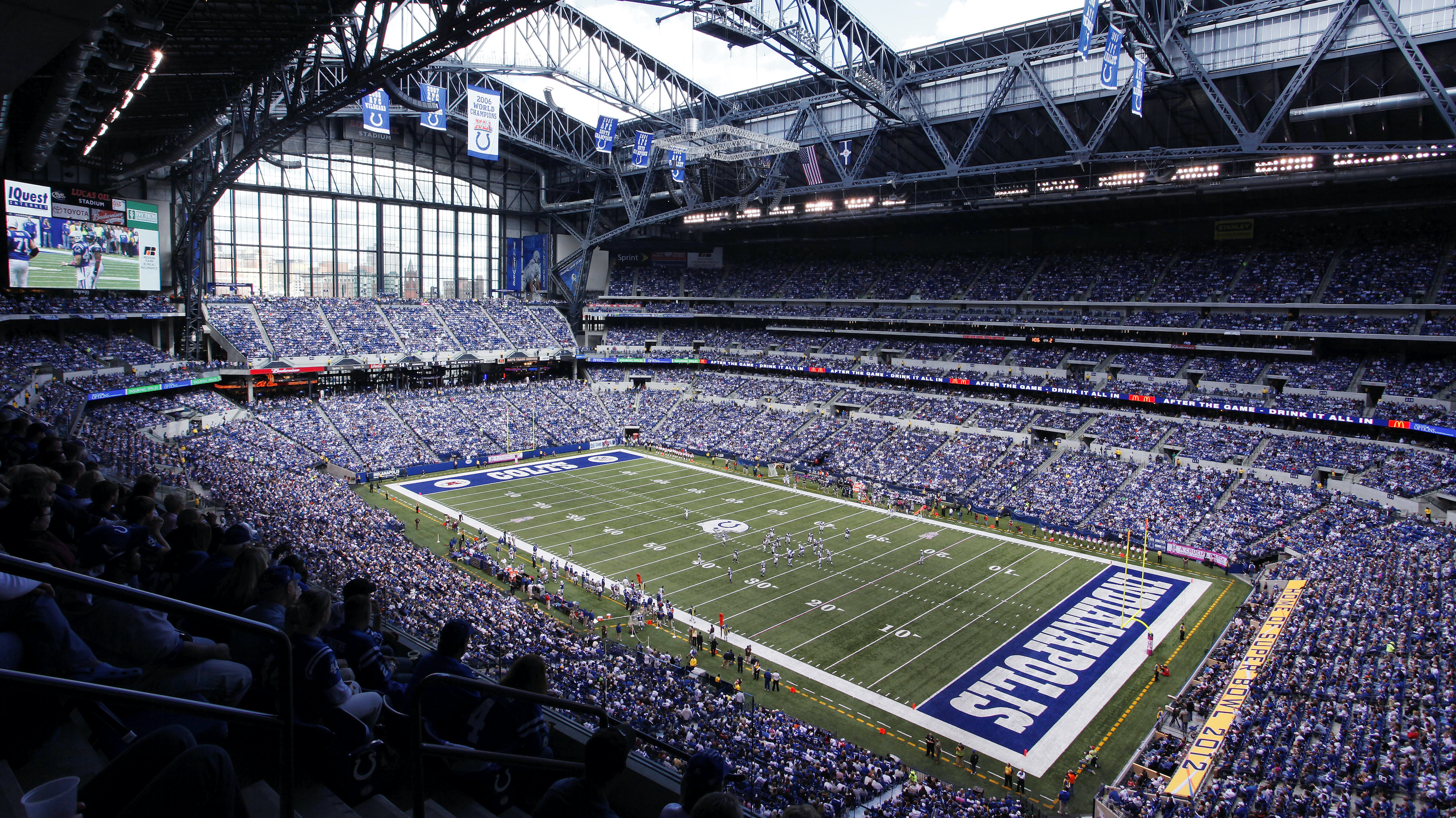 Louisville vs Indiana football score? U of L wins at Lucas Oil Stadium